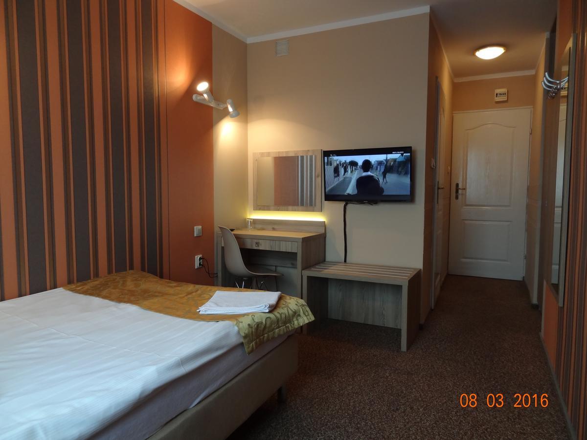 Hotel Restauracja Cukropol Gostyń エクステリア 写真