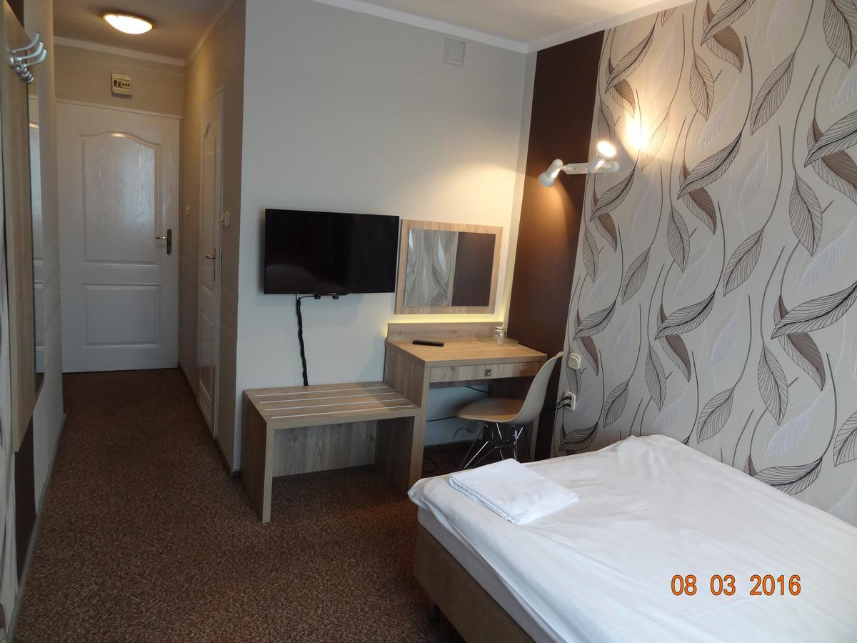 Hotel Restauracja Cukropol Gostyń エクステリア 写真